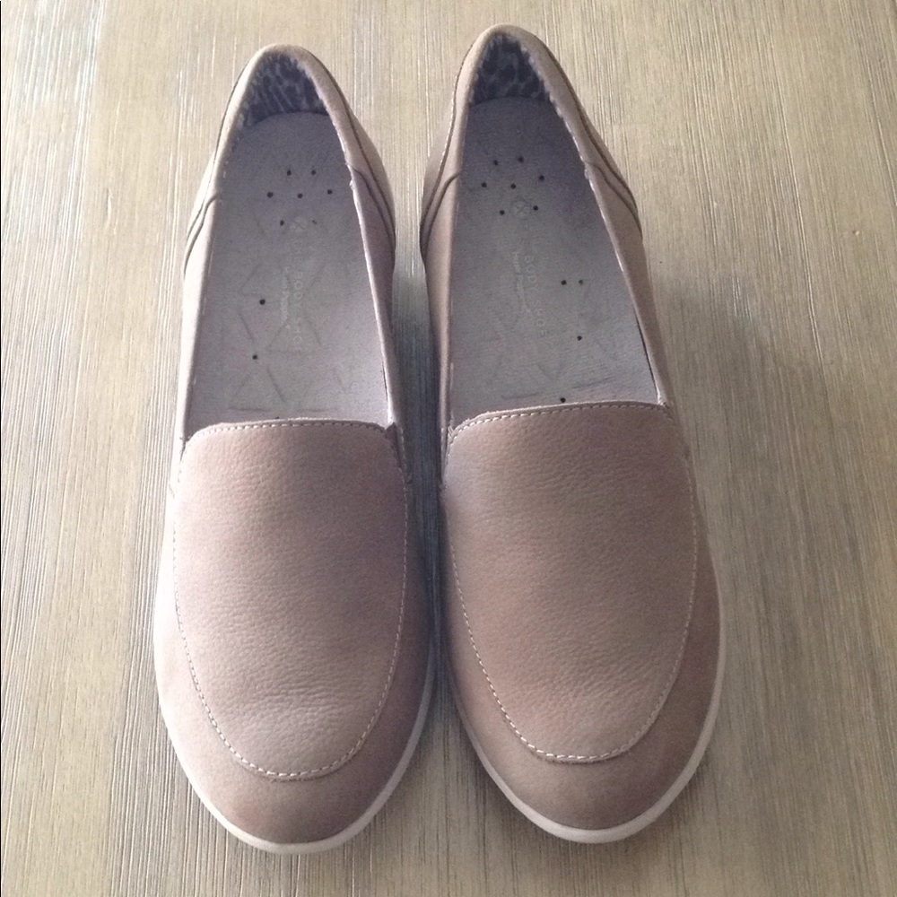 Hush Puppies Women's Slip On Loafer (Taupe)